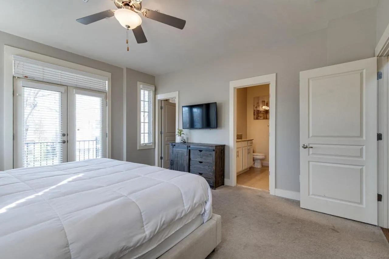 Holiday home Music Row Nashville King Beds Keyless Entry United States