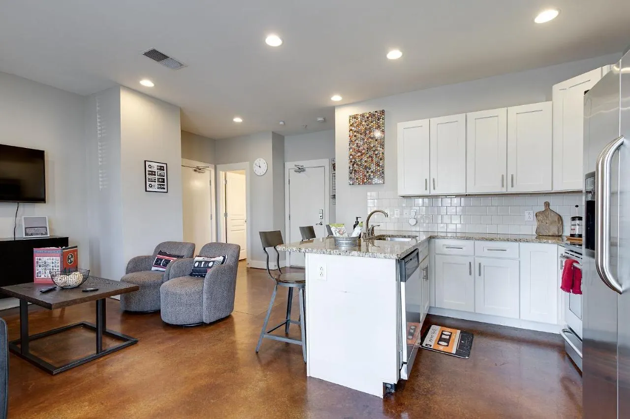Music Row Nashville King Beds Keyless Entry 0*,