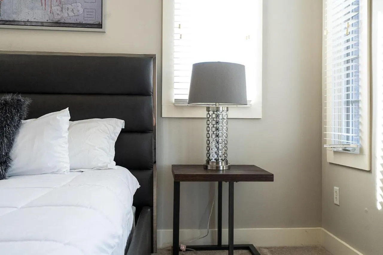 Music Row Nashville King Beds Keyless Entry