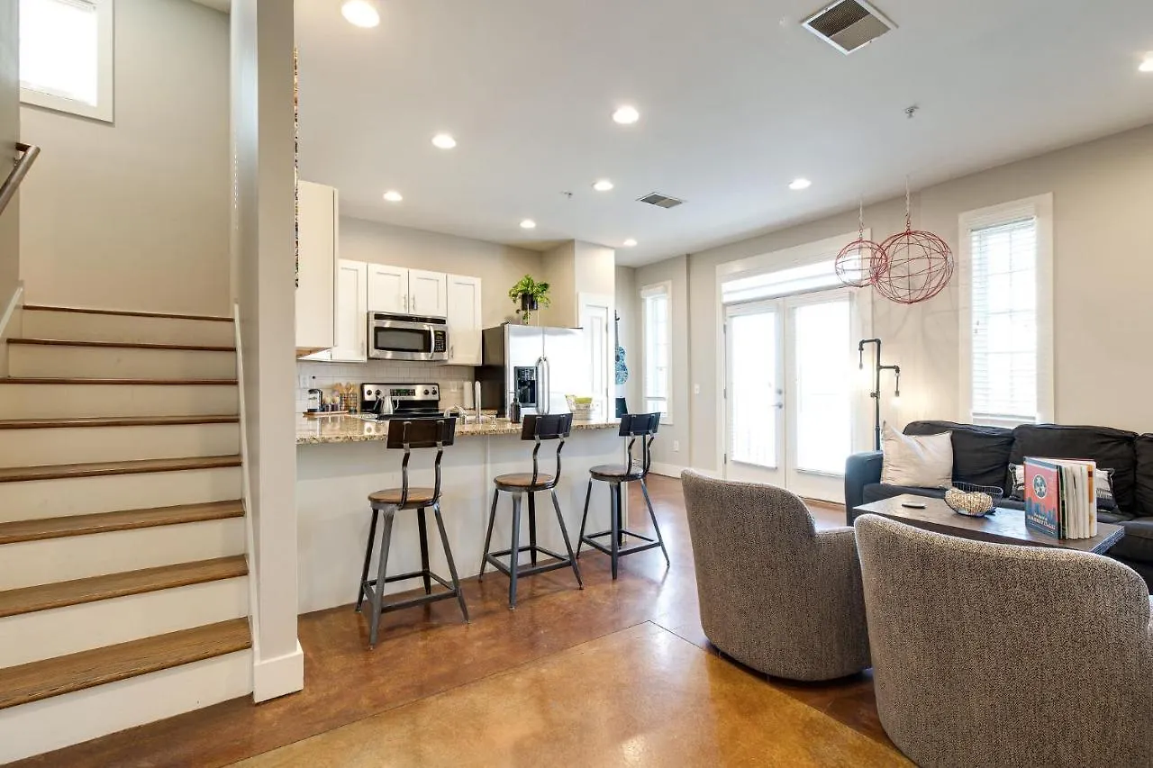 Music Row Nashville King Beds Keyless Entry 0*,