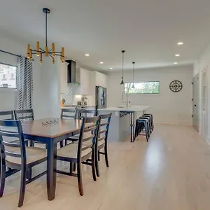 Holiday home Luxury Downtown Nash/roofdeck/11 Beds, Nashville