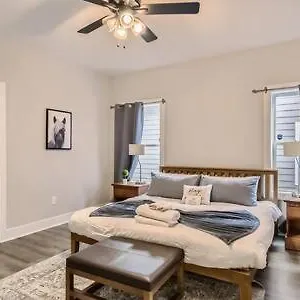 Holiday home New Build 5 Min To Broadway Sleeps 10, Nashville